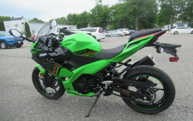 2023 Kawasaki Ninja 400 KRT Edition