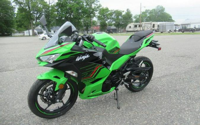 2023 Kawasaki Ninja 400 KRT Edition