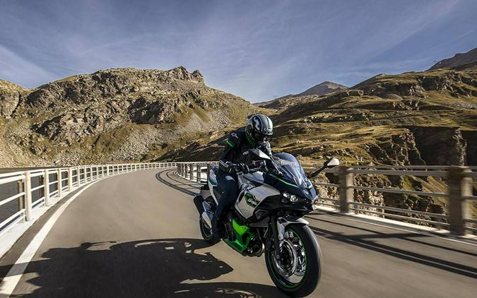 2024 Kawasaki Ninja® 7 Hybrid ABS