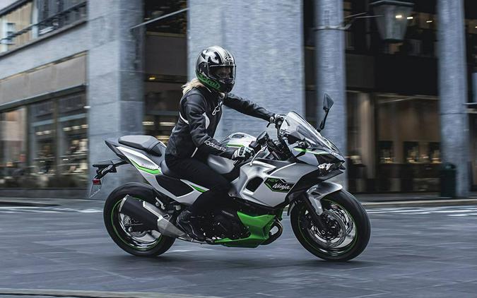 2024 Kawasaki Ninja® 7 Hybrid ABS