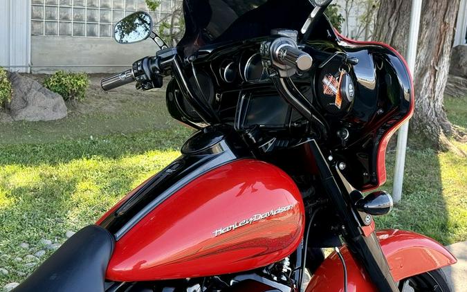 2017 Harley-Davidson® FLHXS - Street Glide® Special