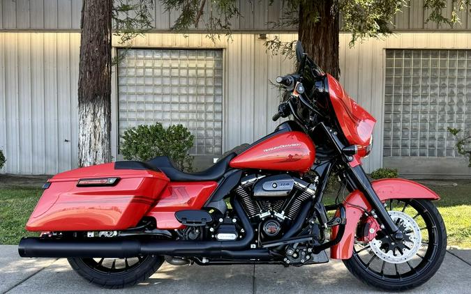 2017 Harley-Davidson® FLHXS - Street Glide® Special