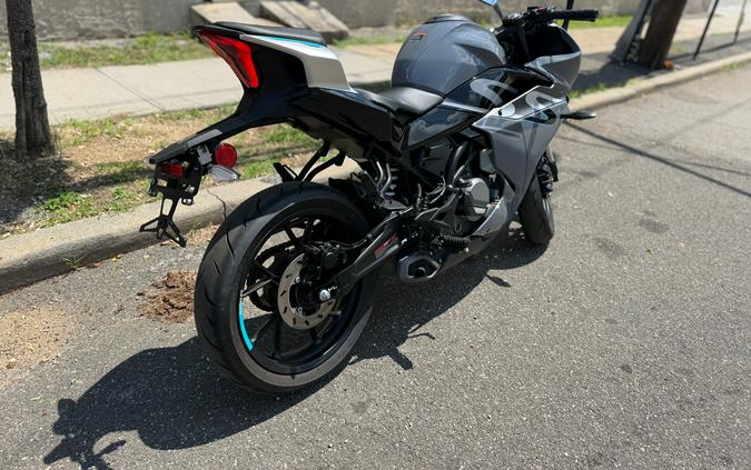 2023 CFMOTO 300SS