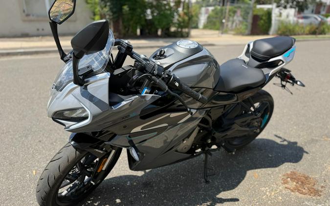 2023 CFMOTO 300SS