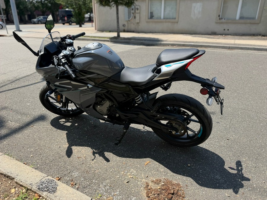 2023 CFMOTO 300SS