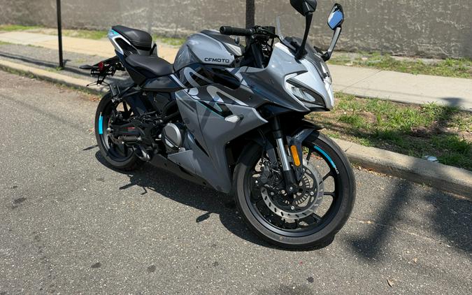 2023 CFMOTO 300SS