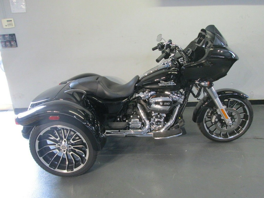 2024 Harley-Davidson® FLTRT - Road Glide® 3