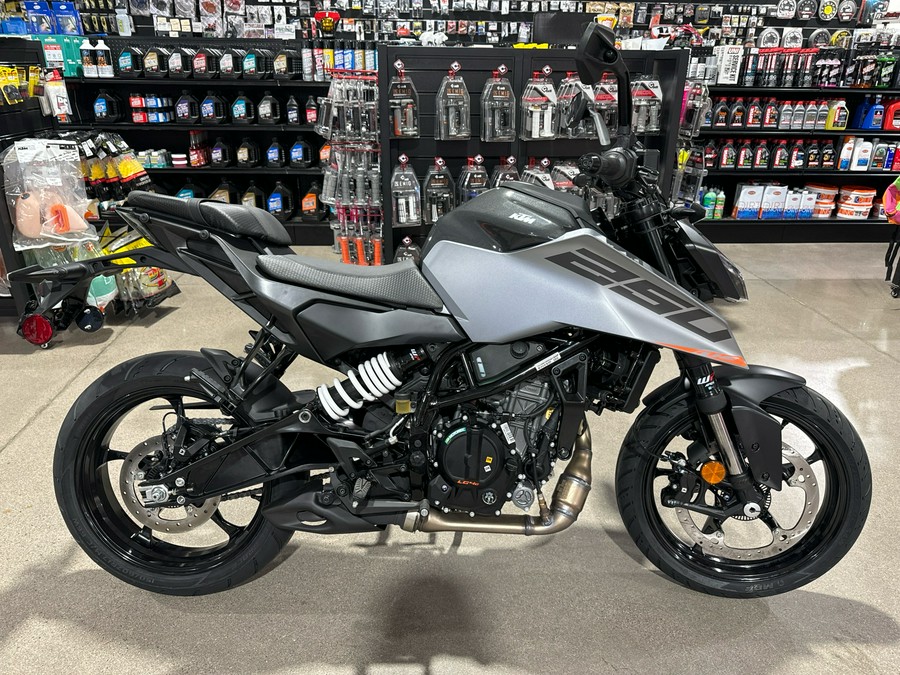 2026 KTM 250 Duke