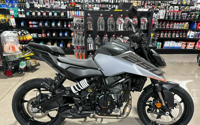 2026 KTM 250 Duke