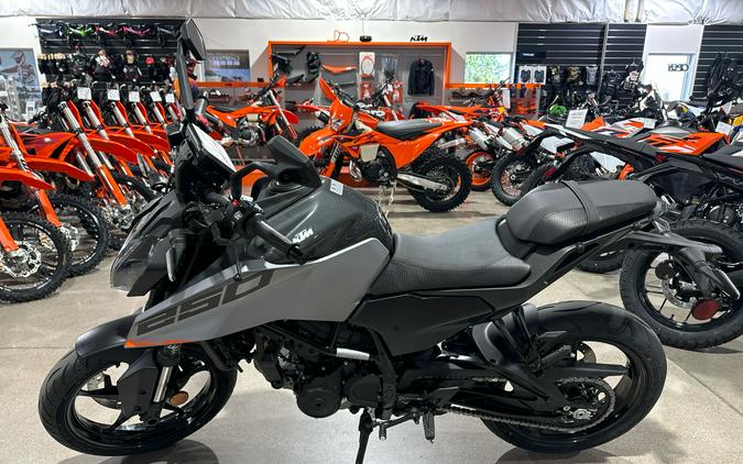 2026 KTM 250 Duke
