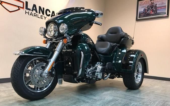 2024 Harley-Davidson Tri Glide Ultra Alpine Green / Vivid Black FLHTCUTG