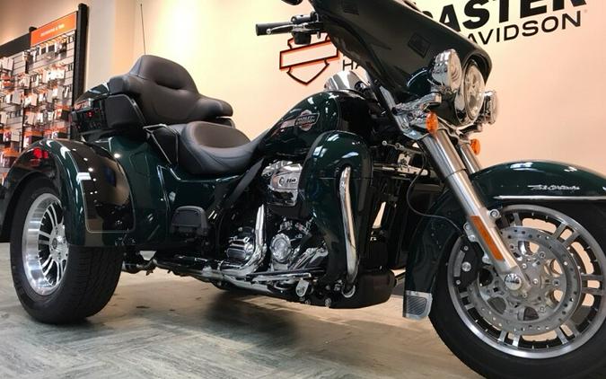 2024 Harley-Davidson Tri Glide Ultra Alpine Green / Vivid Black FLHTCUTG