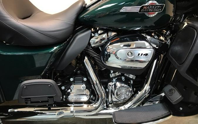 2024 Harley-Davidson Tri Glide Ultra Alpine Green / Vivid Black FLHTCUTG