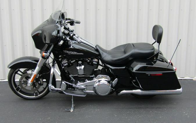 2017 Harley-Davidson® FLHXS - Street Glide® Special