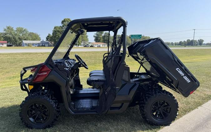 2017 Can-Am® Defender DPS™ HD8