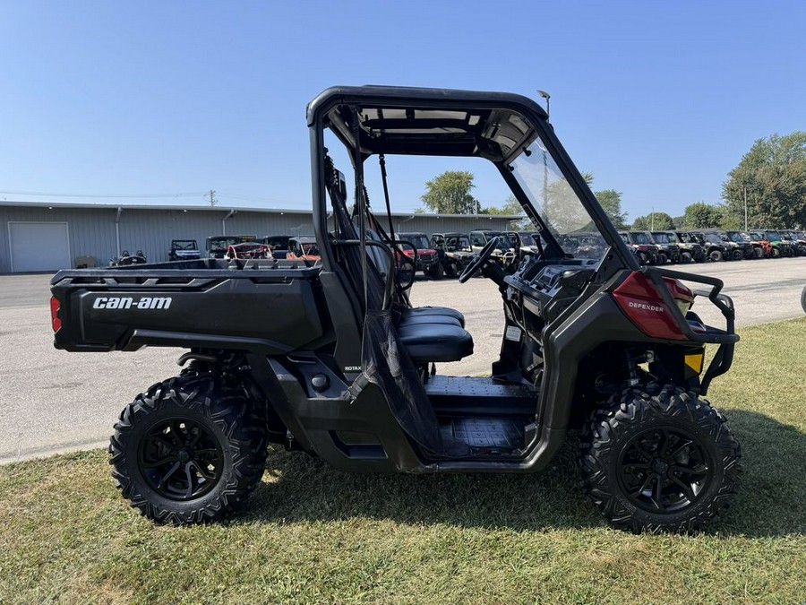 2017 Can-Am® Defender DPS™ HD8