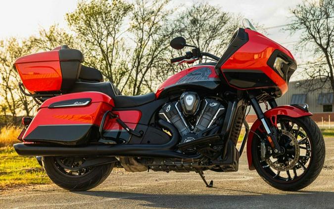 2022 Indian Challenger Dark Horse Indy RedBlack Metallic