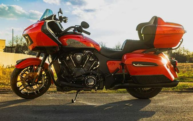 2022 Indian Motorcycle® Challenger® Dark Horse® Indy Red/Black Metallic
