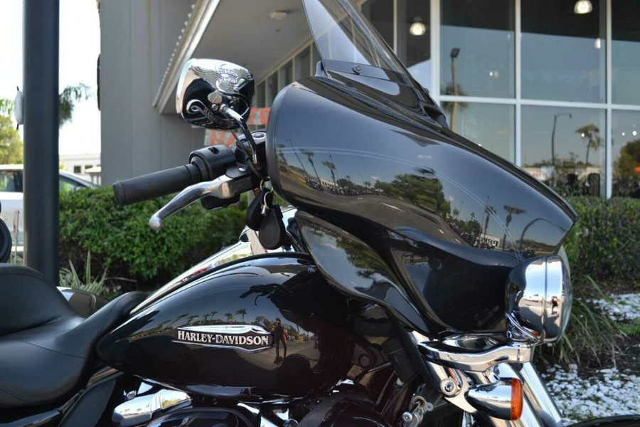 2018 Harley-Davidson Tri Glide Ultra B- FLHTCUTG