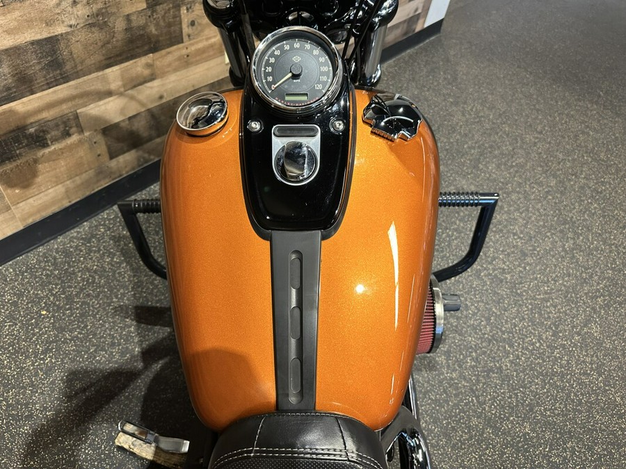 2014 Harley-Davidson® Fat Bob® Amber Whiskey FXDF