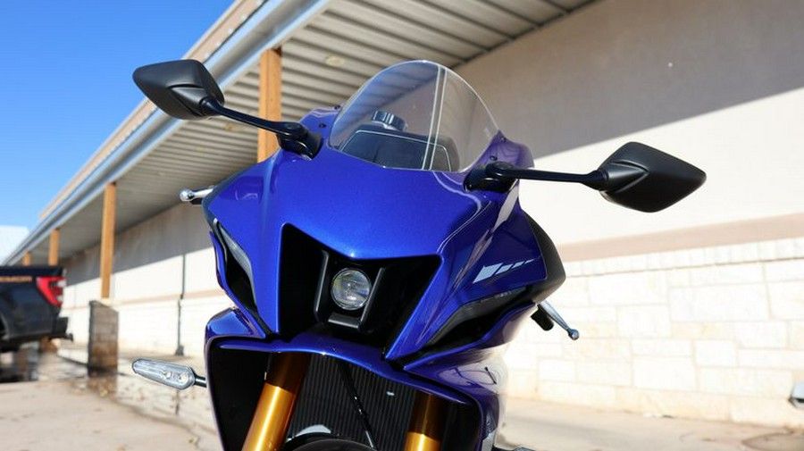 New 2025 YAMAHA YZFR7