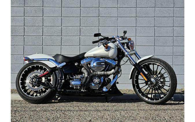 2017 Harley-Davidson® FXSB Breakout®