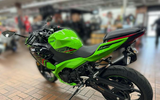 2023 Kawasaki NINJA 400 KRT ABS