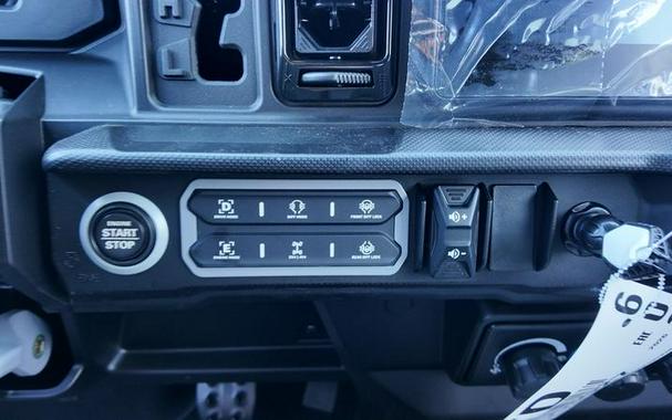 2026 Can-Am® Defender MAX Limited HD11 Desert Tan & Carbon Black