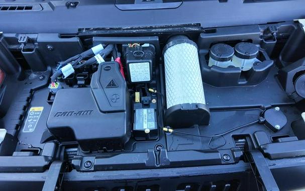 2026 Can-Am® Defender MAX Limited HD11 Desert Tan & Carbon Black