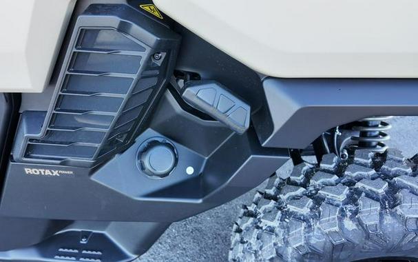 2026 Can-Am® Defender MAX Limited HD11 Desert Tan & Carbon Black