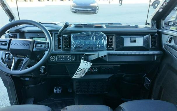 2026 Can-Am® Defender MAX Limited HD11 Desert Tan & Carbon Black