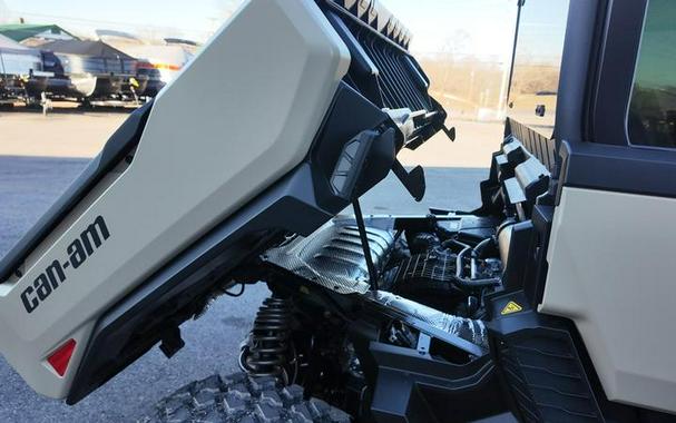 2026 Can-Am® Defender MAX Limited HD11 Desert Tan & Carbon Black