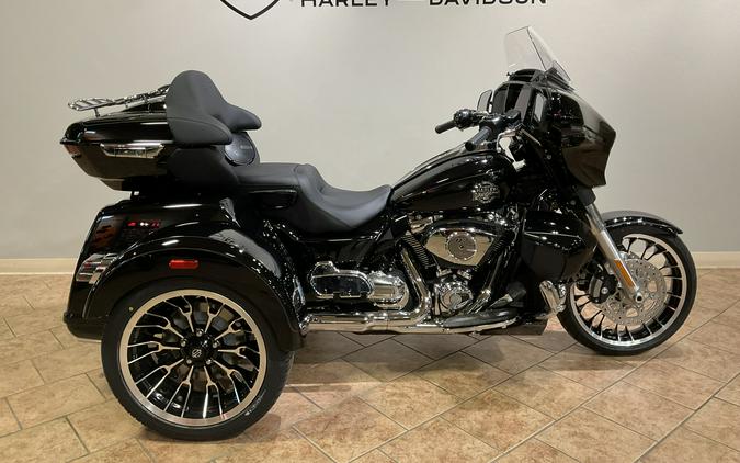 2026 Harley-Davidson® FLHLT Street Glide 3 Limited Vivid Black