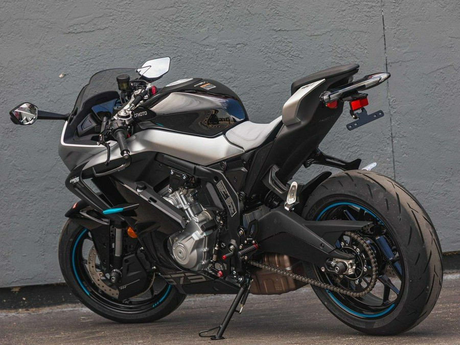 2025 CFMOTO SS 675