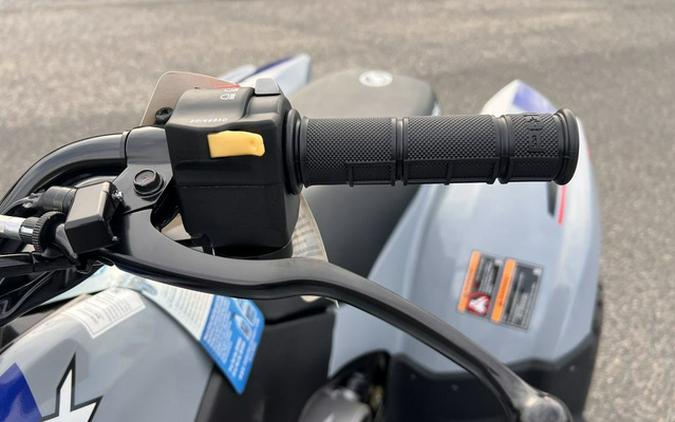 2025 Polaris Phoenix 200