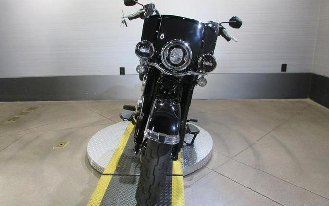 2025 Harley-Davidson® FLHC - Heritage Classic