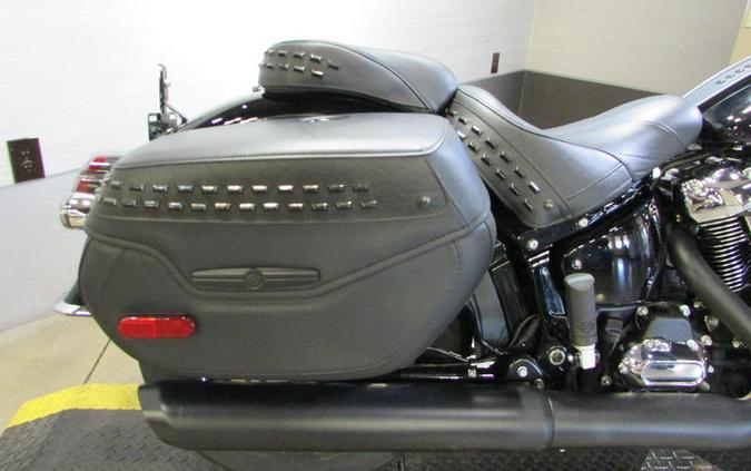 2025 Harley-Davidson® FLHC - Heritage Classic