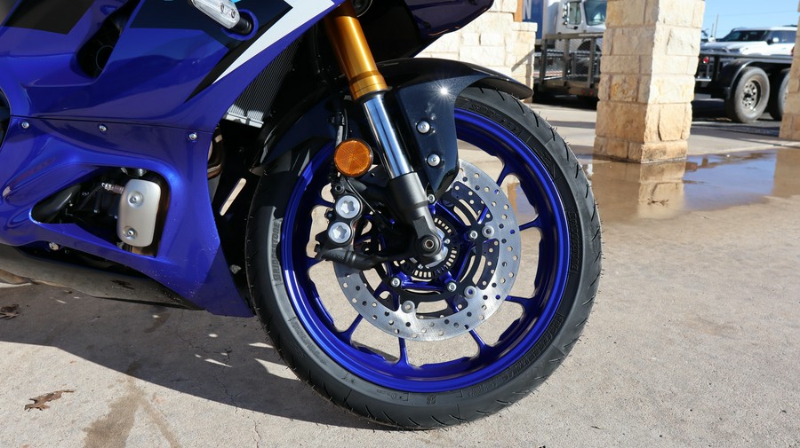 2025 YAMAHA YZFR7