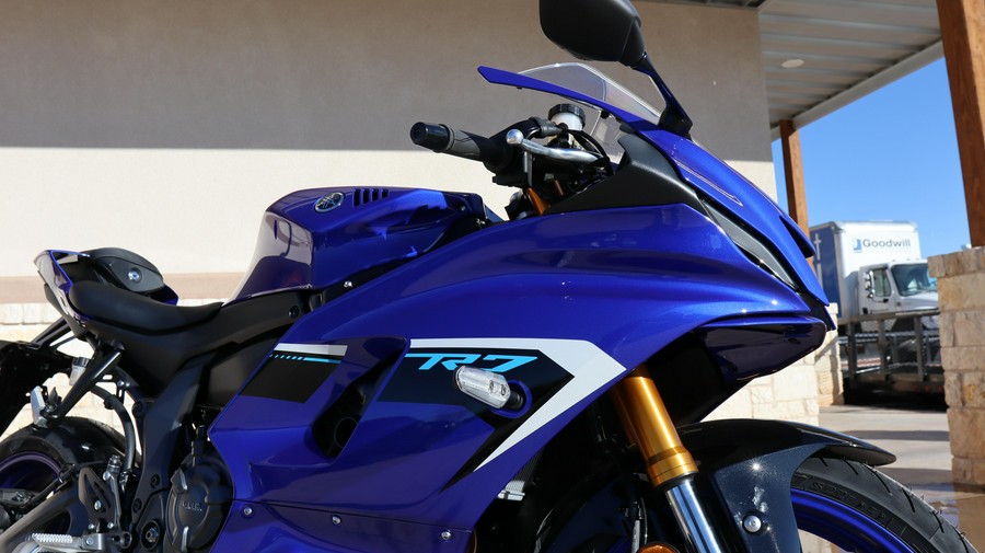2025 YAMAHA YZFR7