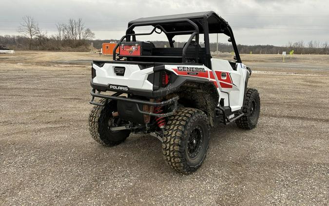 2017 Polaris GENERAL™ 1000 EPS White Lightning