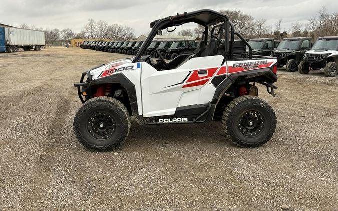 2017 Polaris GENERAL™ 1000 EPS White Lightning