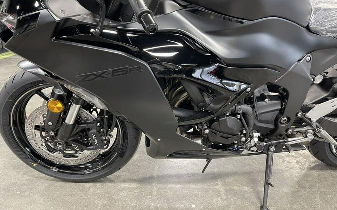 2024 Kawasaki Ninja® ZX™-6R Metallic Flat Spark Black/Ebony