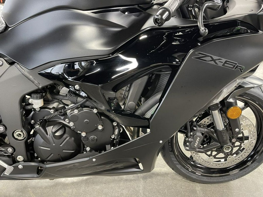 2024 Kawasaki Ninja® ZX™-6R Metallic Flat Spark Black/Ebony