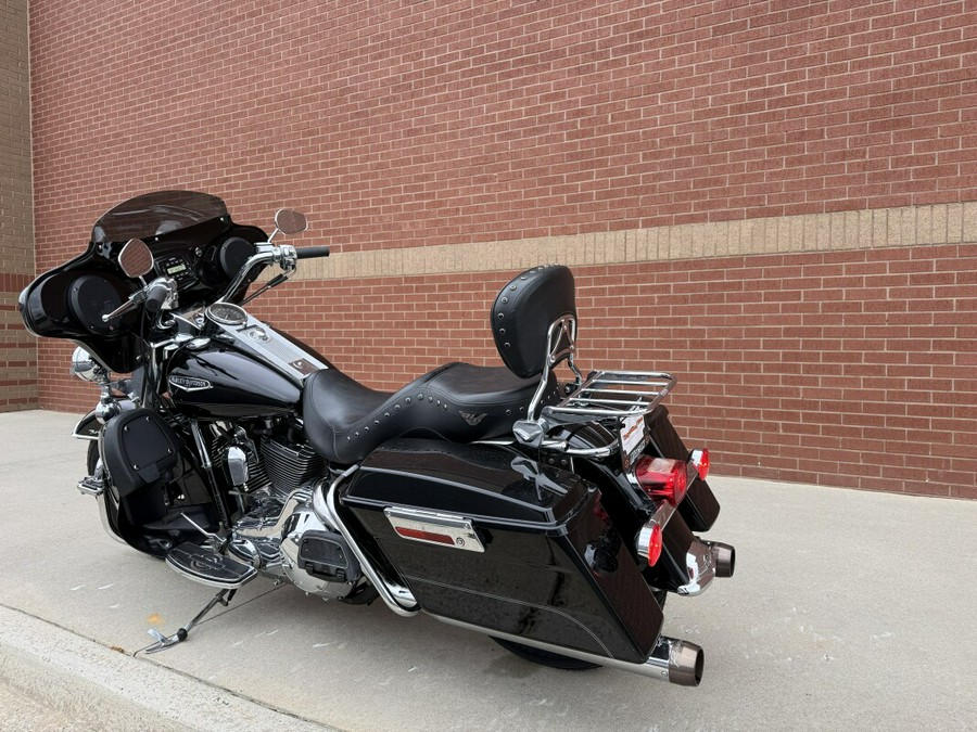 2006 Harley-Davidson® Road King® Classic Black