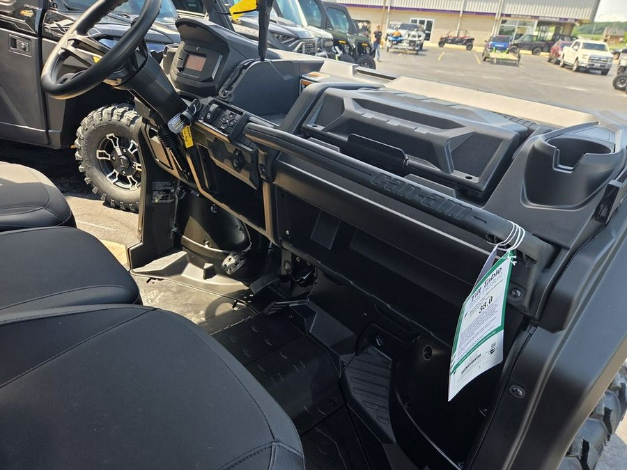 2026 Can-Am® Defender 6x6 XT HD10
