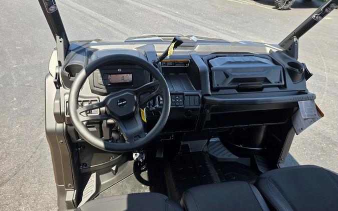 2026 Can-Am® Defender 6x6 XT HD10
