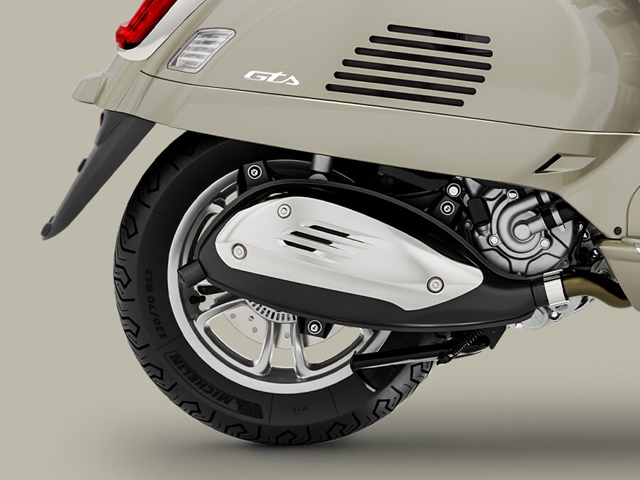 2027 Vespa GTS 310