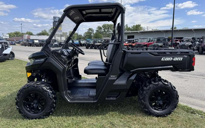 2022 Can-Am® Defender HD9