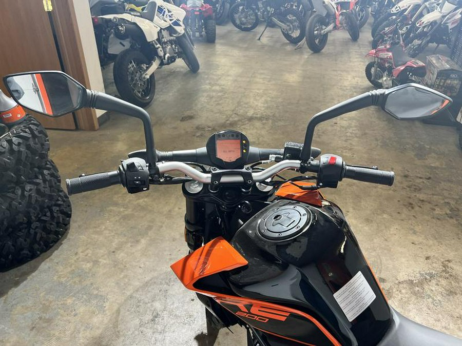 2023 KTM 200 Duke