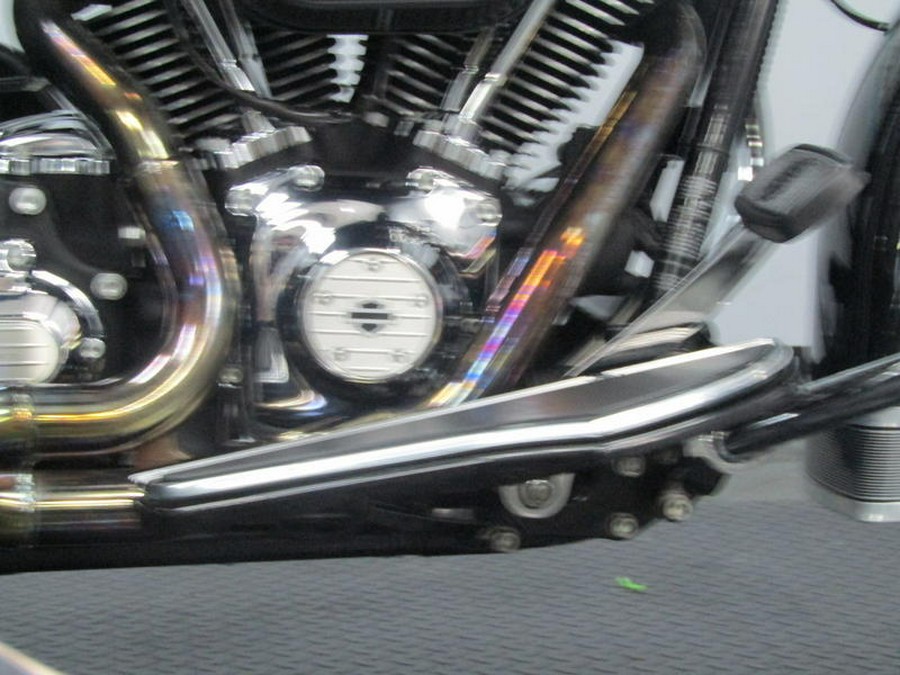 2011 Harley-Davidson® FLHRC - Road King® Classic